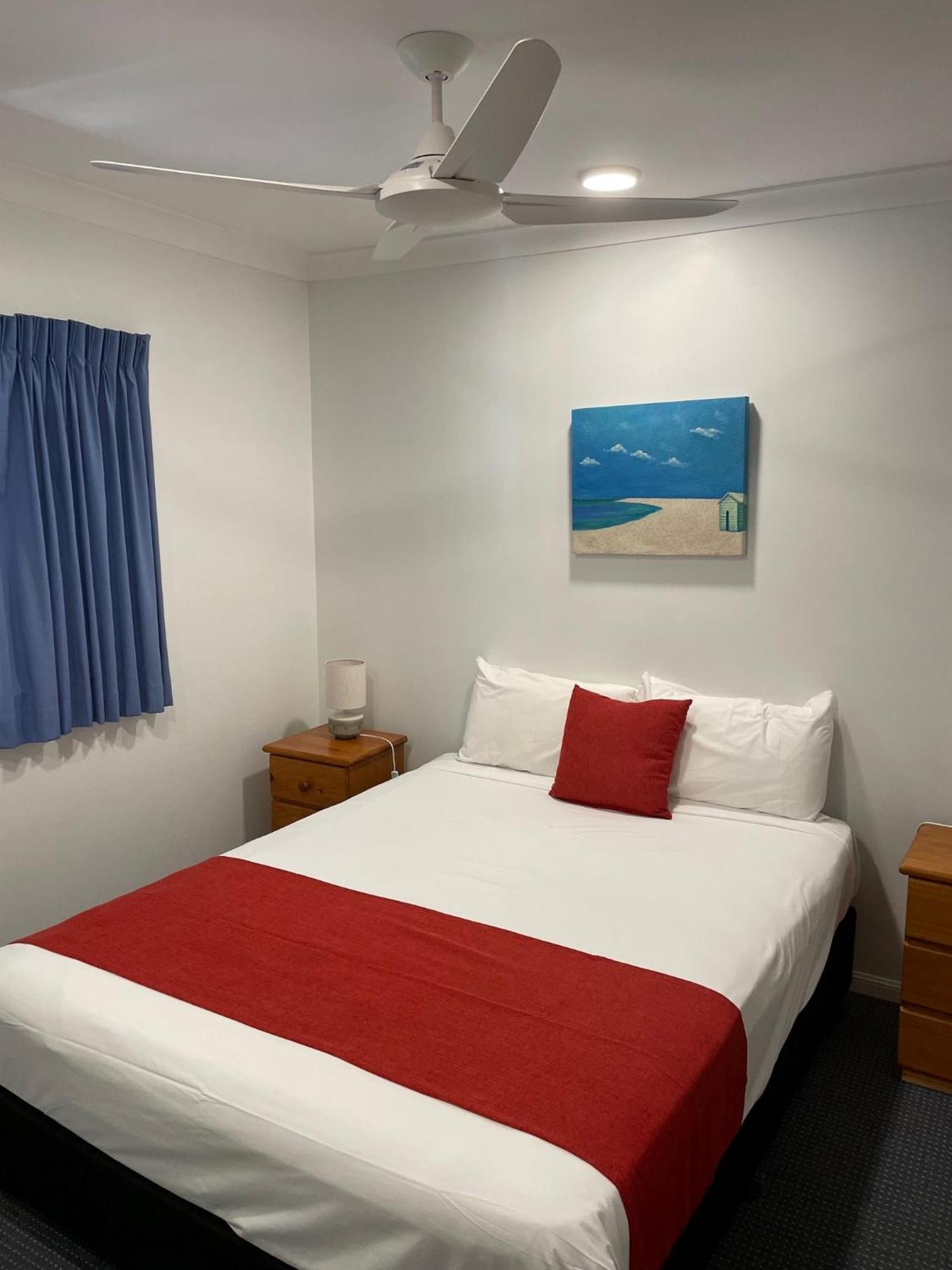 เดอะ ยอร์ค บีชฟรอนท์ ฮอลิเดย์ อพาร์ทเมนท์ Aparthotel Yorkeys Knob ภายนอก รูปภาพ