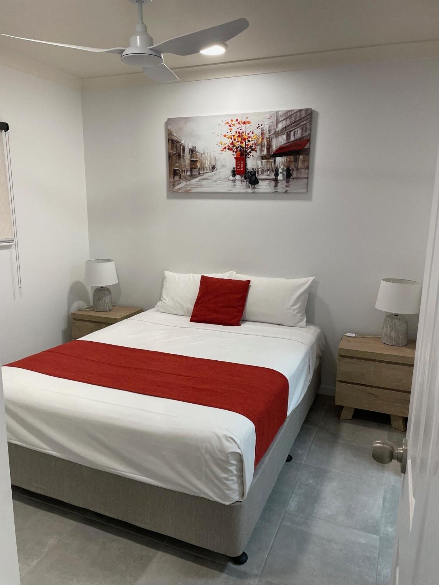 เดอะ ยอร์ค บีชฟรอนท์ ฮอลิเดย์ อพาร์ทเมนท์ Aparthotel Yorkeys Knob ภายนอก รูปภาพ